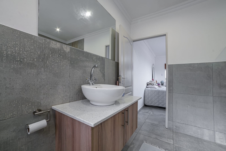 3 Bedroom Property for Sale in Dana Bay Western Cape